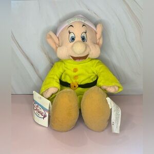 12” Disney Store EXCLUSIVE Snow White and the Seven Dwarfs Sitting “DOPEY” Plush